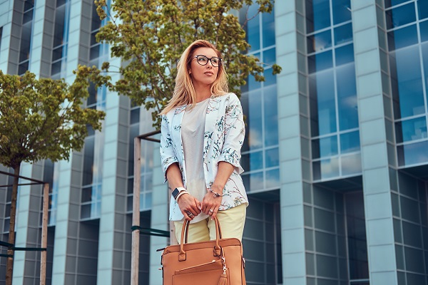 Outfit estivo casual per l'ufficio.