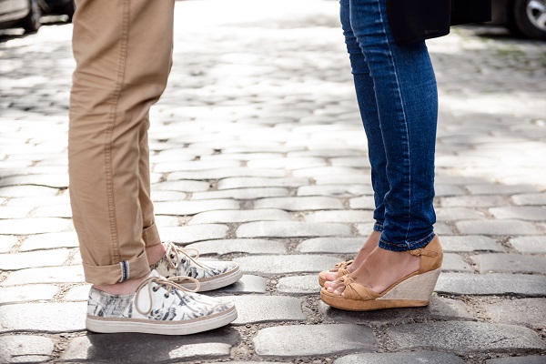 Scarpe estive da uomo e donna: stile, comfort e versatilità ai tuoi piedi