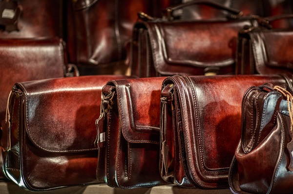 Pelletteria artigianale Selezione di articoli di pelletteria artigianale.