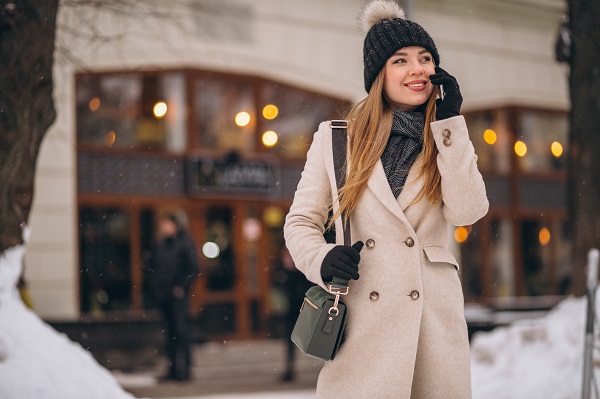 Affrontare freddo stile Outfit invernale comodo ed elegante.